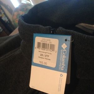 Columbia fleece jacket w front pockets